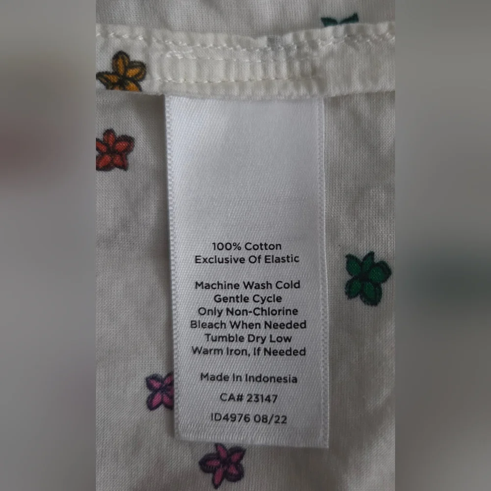 Talbots Blossful Floral Smocked Cuff Blouse Size LP - Picture 12 of 12